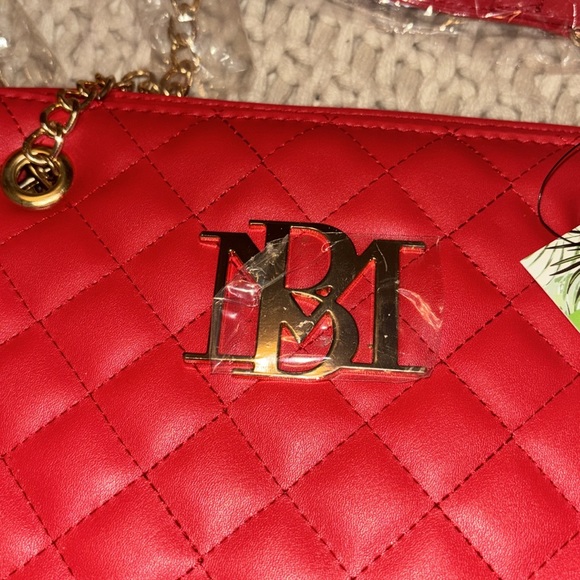 🆕 Badgley Mischka Red Quilted Chain Strap Bag - Vegan Leather - Picture 3 of 15